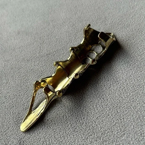 Gold Tone Long Finger Claw Ring ~ Brand New! - Picture 8 of 9